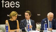 Cospedal, Aznar y Zarzalejos, en la reunión de FAES de este lunes.