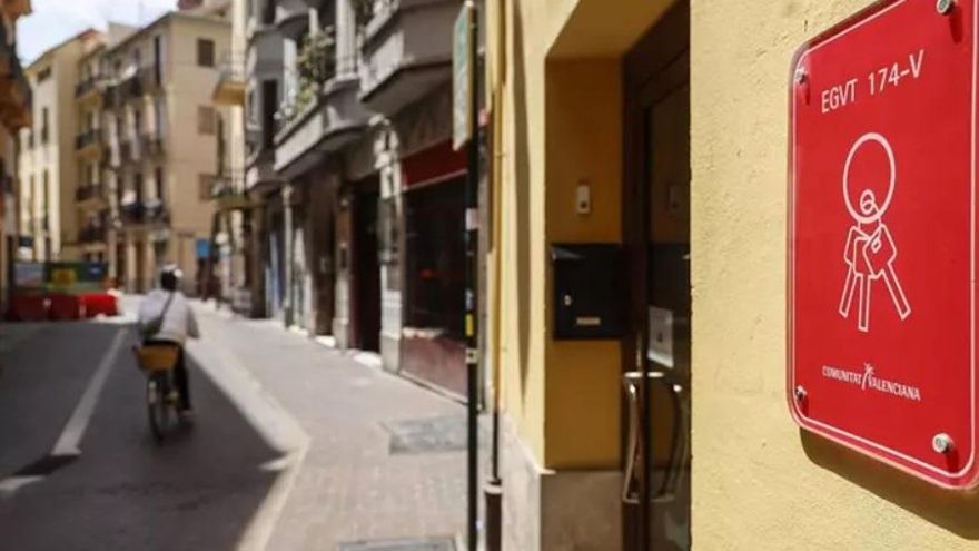 Alicante prohibirá la implantación de viviendas turísticas en zonas saturadas