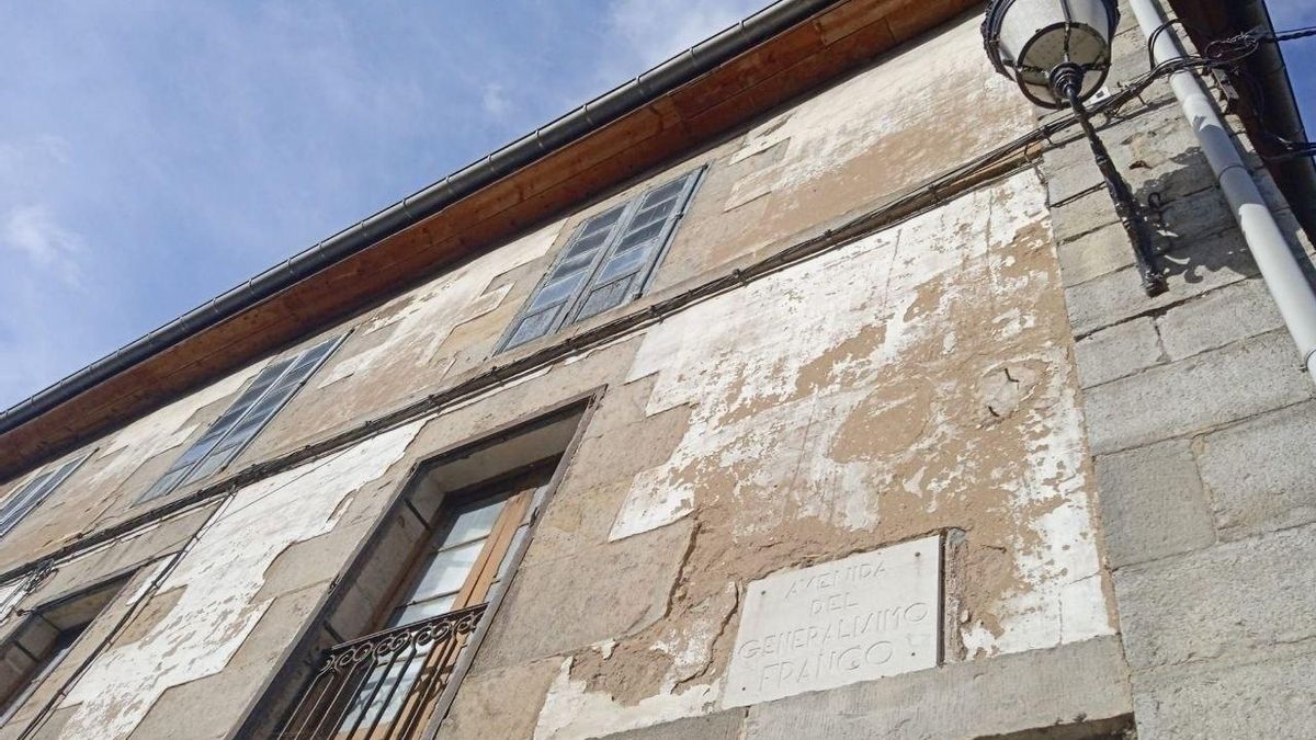 'Avenida Generalísimo Franco' en Ontaneda.