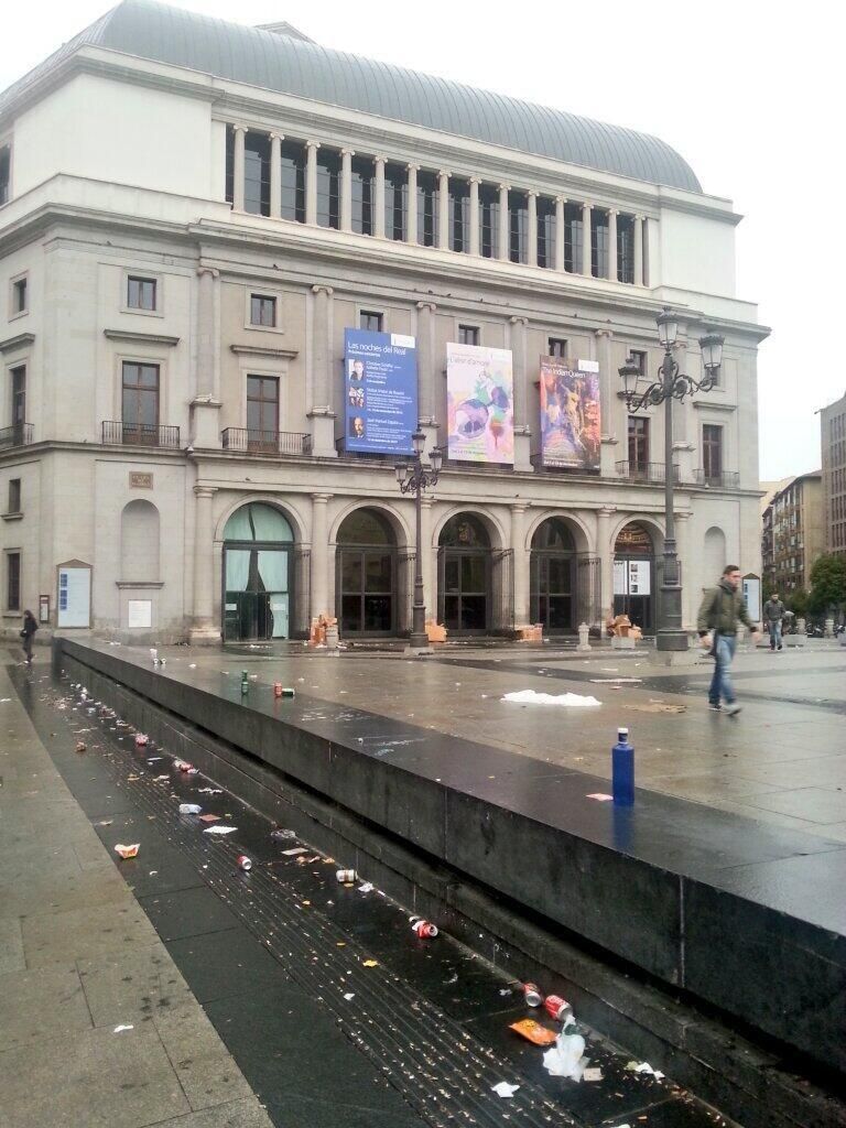 La Plaza de la Ópera en el tercer día de huelga de trabajadores de la limpieza. \ @fanetin