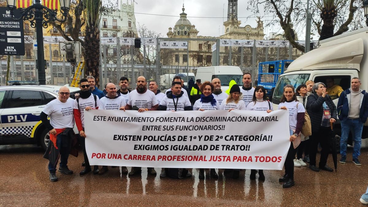 Policías Locales de València exigen al Ayuntamiento el reconocimiento de los complementos por la carrera profesional