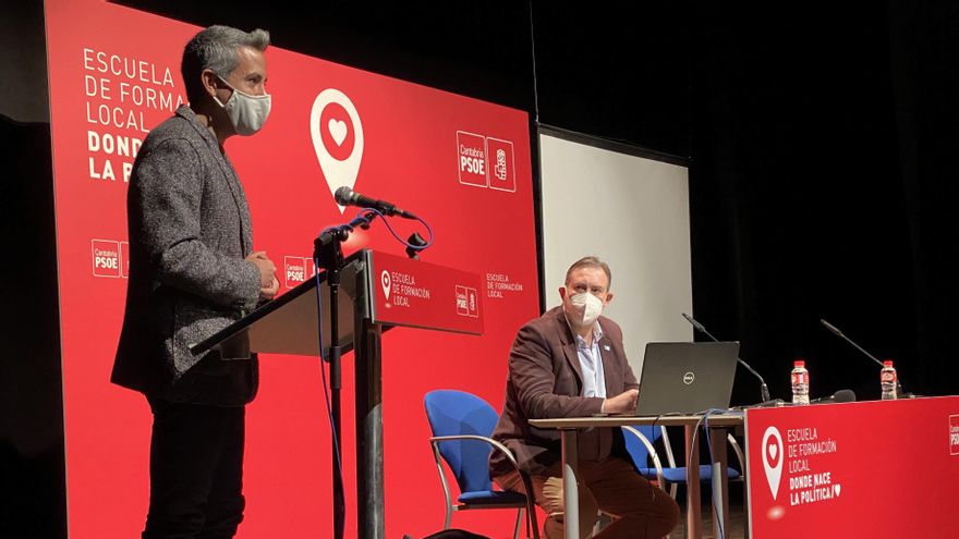 Pablo Zuloaga, durante su intervención en la Escuela de Formación.