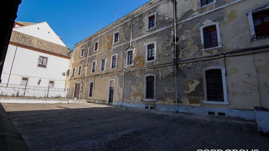 La UCO estudia la viabilidad de la ampliación de la Facultad de Filosofía en el antiguo cuartel de la Trinidad