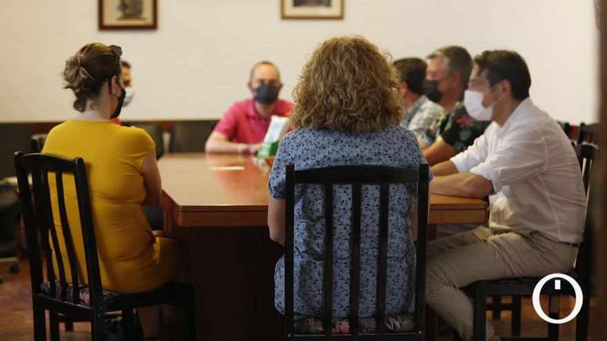 Reunión de Alcohólicos Anónimos en Córdoba.