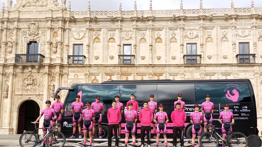 Presentación del equipo ciclista élite-sub23 Previley Maglia Coforma Bembibre en León