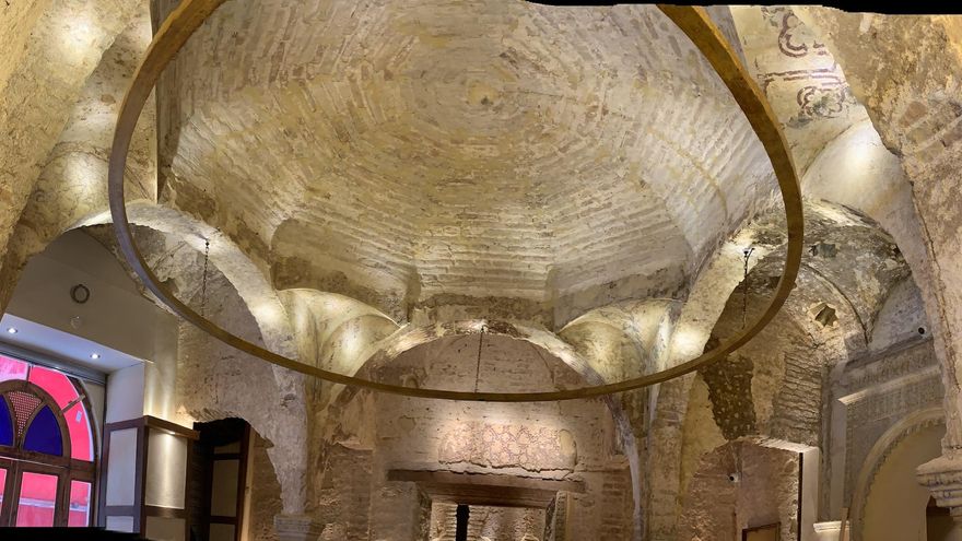 El eco del siglo XII en un local de Sevilla: "Ni en mis mejores sueños hubiera pensado con encontrar un tesoro árabe en mi bar"