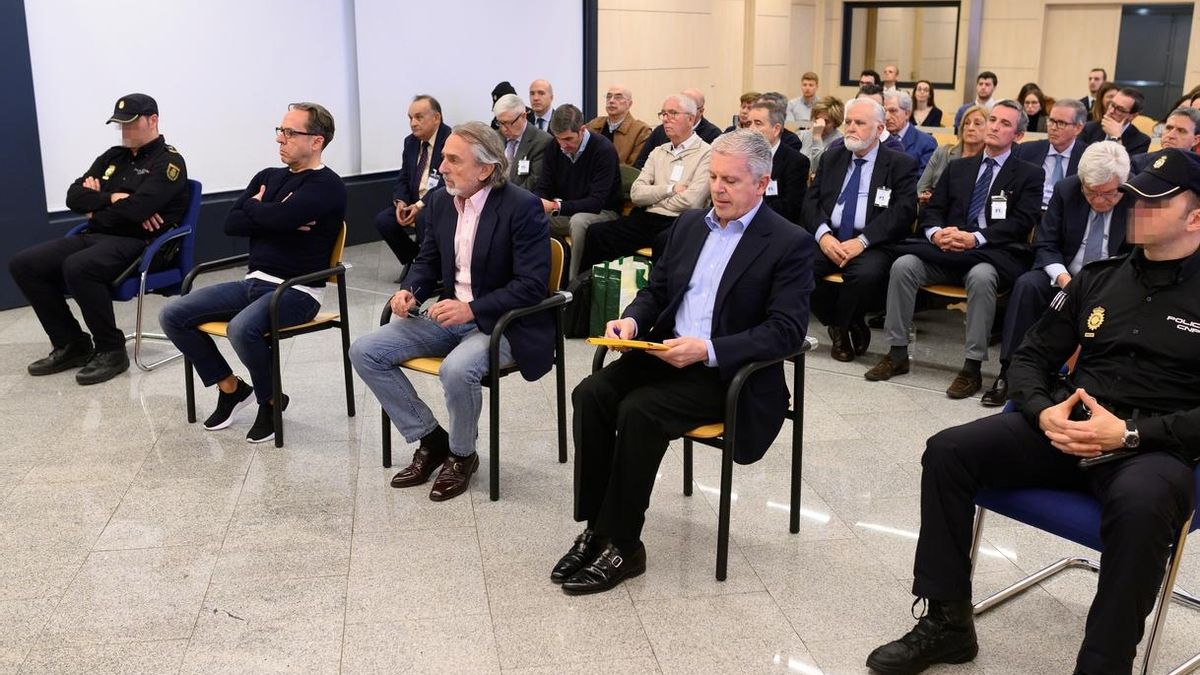 El juicio de Gürtel por la visita del Papa continúa esta semana escuchando testigos, como el obispo auxiliar de Valencia