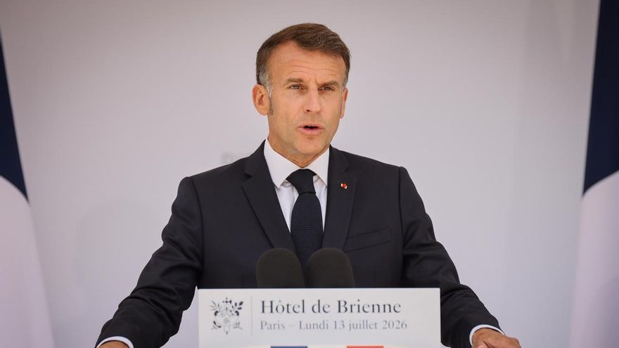 El presidente francés, Emmanuel Macron, en su tradicional discurso a las Fuerzas Armadas, en la víspera de la Fiesta Nacional del 14 de Julio. EFE/EPA/THOMAS PADILLA / POOL MAXPPP OUT