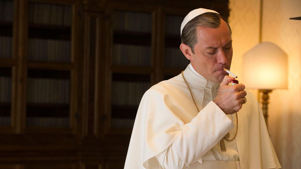 Del buenorro de Jude Law al huidizo de Nanni Moretti: los papas cinematográficos que no visitaron España