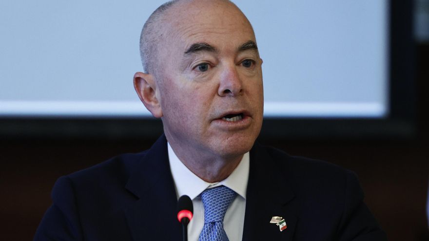 Congresistas de EE.UU. piden que no sean deportados los sobrevivientes de Texas