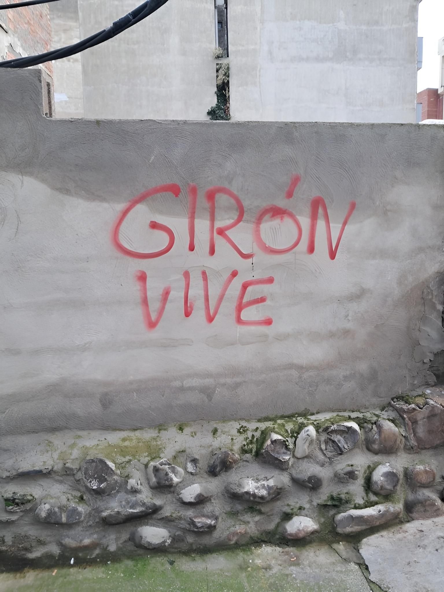 Una pintada recurrente en El Bierzo en torno a la figura del resistente guerrillero contra la dictadura.