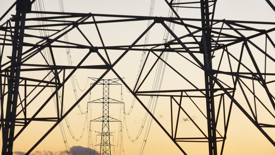 De ‘hub’ energético a vagón de cola: la red de distribución eléctrica pone en peligro la competitividad industrial de España