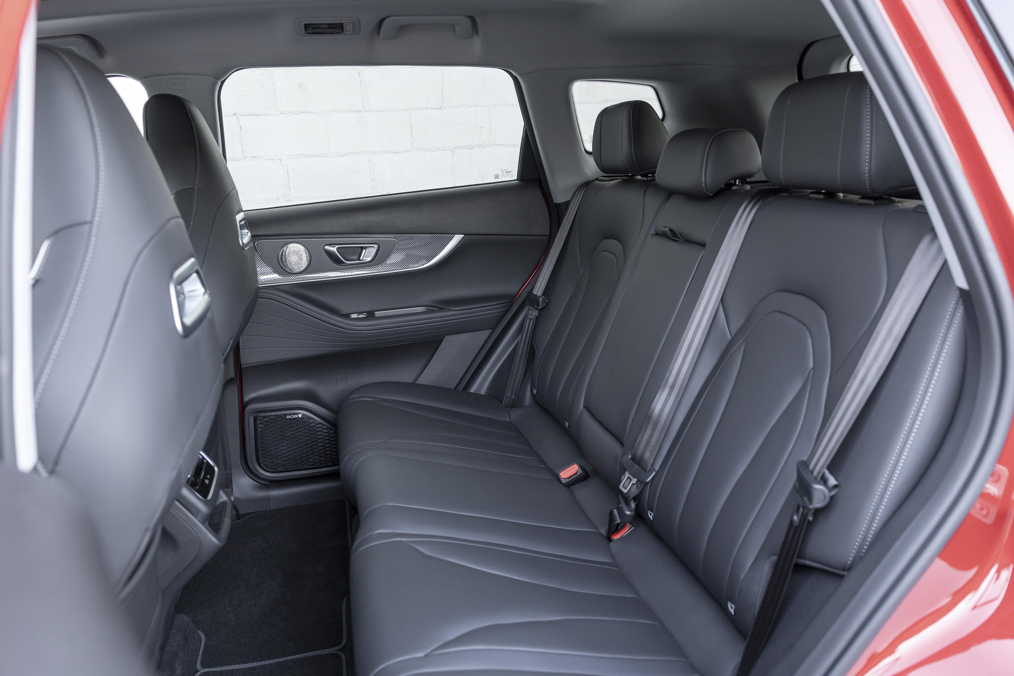 Las plazas traseras son notablemente espaciosas.