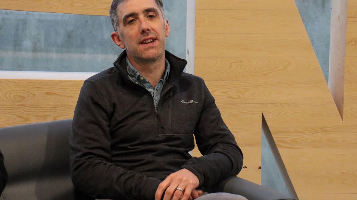 James D.A. Millington, experto en paisajes socioecológicos: "No arde solo la vegetación, arde nuestra relación con el territorio"