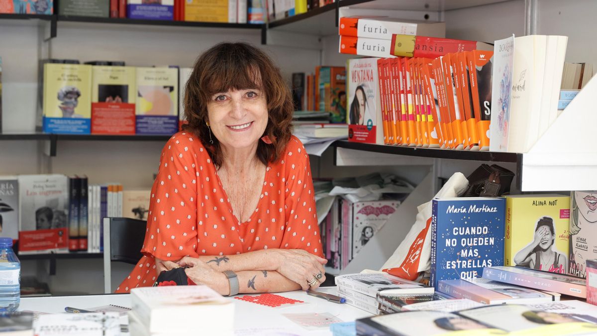 La escritora Rosa Montero en una edición anterior de la Feria del Libro de Madrid