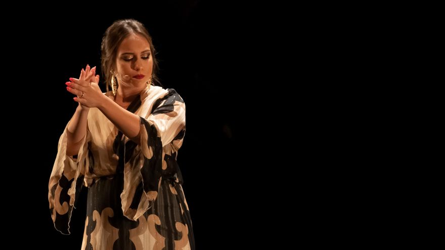 María Terremoto versiona la sintonía de la serie 'Aída' para su vuelta como película