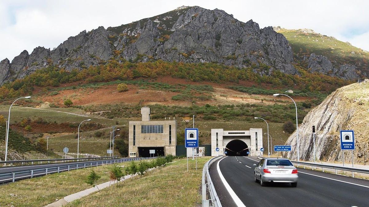 Túneles del Negrón en la autopista AP-66 en el límite entre León y Asturias.