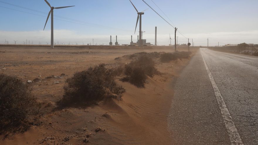 Polvo en suspensión en los terrenos al oeste de Castillo del Romeral.