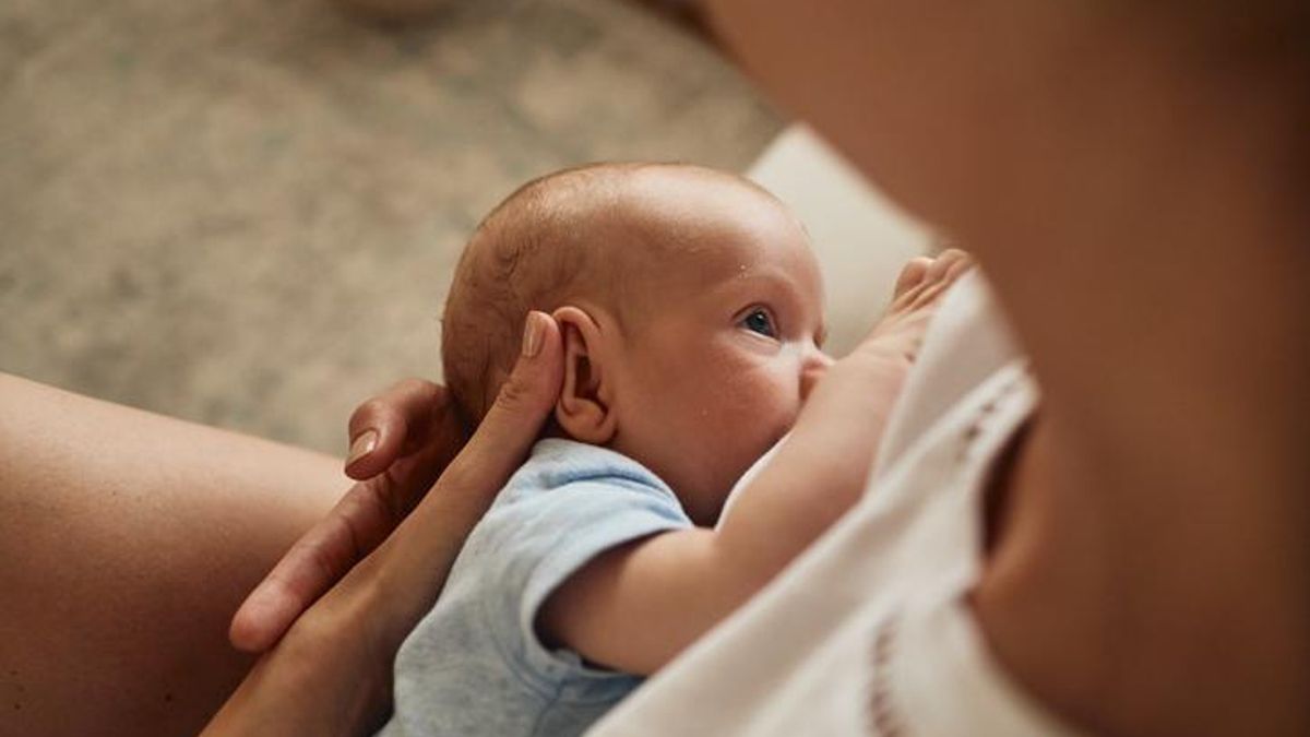 Lactancia materna, la alimentación que protege a la madre y al bebé