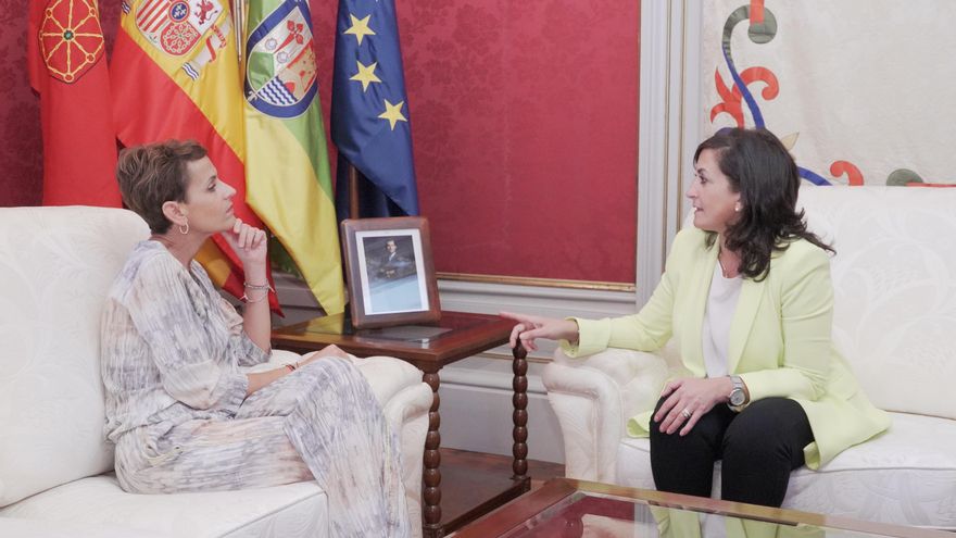 La presidenta del Gobierno de Navarra, María Chivite y la presidenta de La Rioja, Concha Andreu, durante una cumbre bilateral entre el Gobierno de La Rioja y el Gobierno de Navarra. Imagen de archivo.