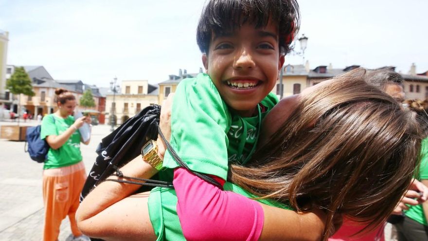 César Sánchez / ICAL Recepción en Ponferrada de los participantes del programa 'Vacaciones en Paz' y encuentro con las familias de acogida