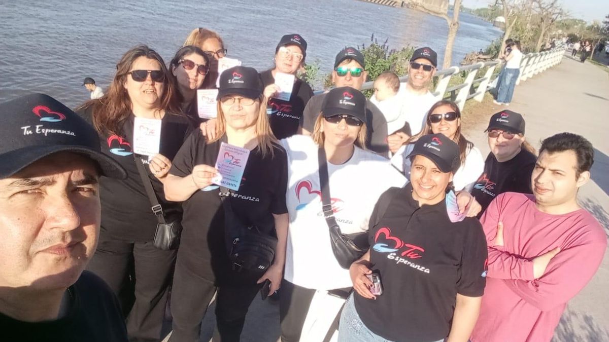 Grupo de vecinos agrupados en la ONG Tu Esperanza en Zárate.