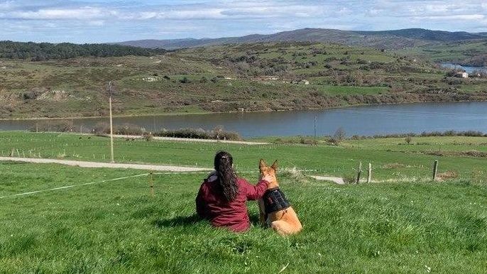 Retrato en cuatro fotos de una migración a casi 9.500 kilómetros de casa: "Por momentos me he sentido como la hija de mi hija"