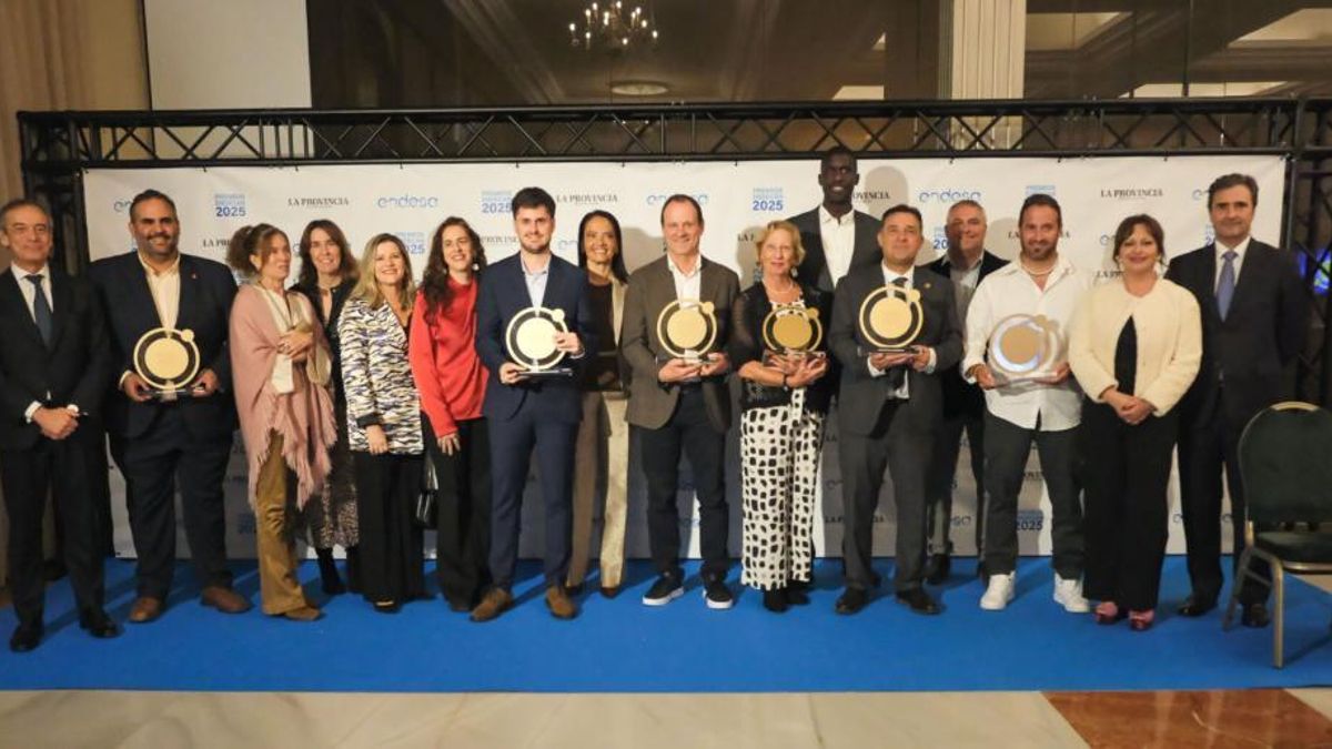 La entrega de los III Premios Endecan culmina con un sonoro aplauso y reconocimiento unánime a las iniciativas, personas y proyectos galardonados