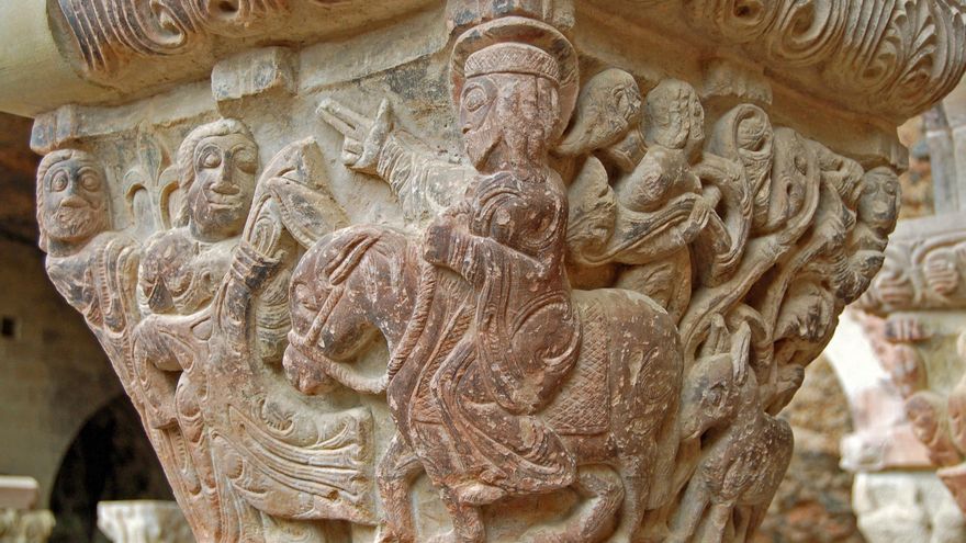 Entrada de Jesús en Jerusalén. Capitel en el claustro del Monasterio Viejo
