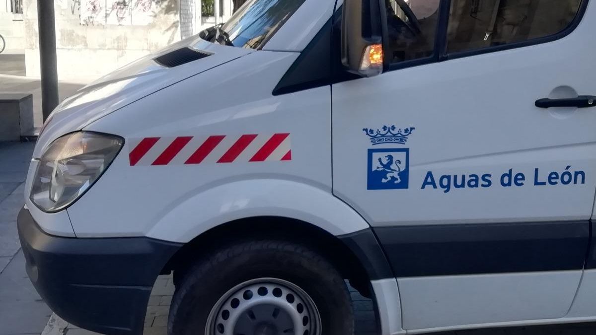 Avisan de una fuerte caída de presión del agua en casas y negocios del sur de León este jueves por obras de carreteras
