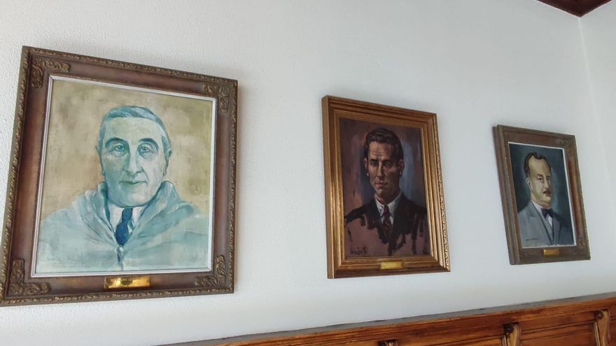 En el medio, retrato de Ramiro Armesto, ejecutado en 1936, obra posterior de Vela Zanetti, a cuyo padre también fusilaron.