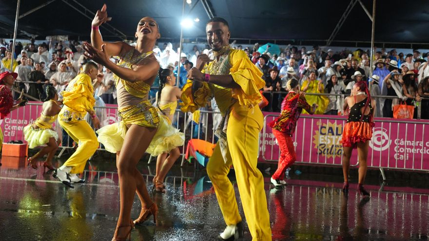 Más de 2.000 bailarines abren la Feria de Cali en el tradicional Salsódromo