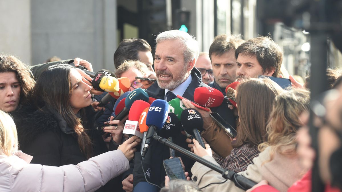 Tellado y Azcón se reúnen un día después de que Génova anunciase que tomaba las riendas de la negociación con Vox