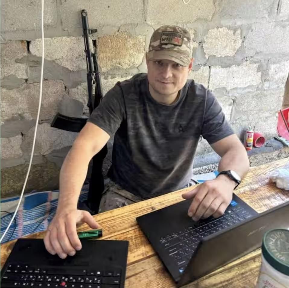 Uno de los presuntos cabecillas de Juicy Fields que ha aparecido vinculado a una empresa de drones en Rusia, en una foto que aparecía en su WhatsApp y que fue eliminada después de que le contactara la televisión danesa 'DR'.