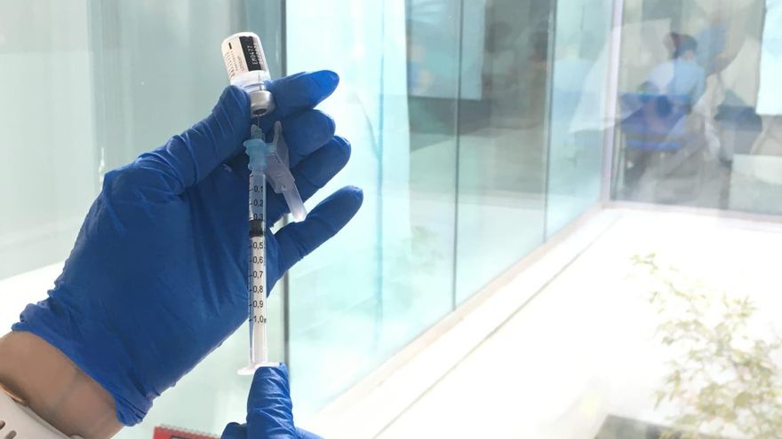 Vacuna administrada en el Hospital de Hellín (Albacete)