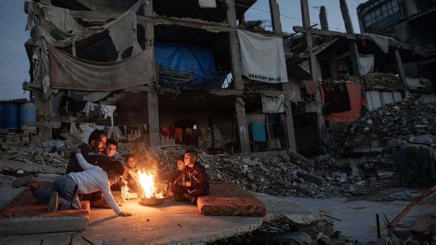 Navidad en Gaza: un frío que lo cala todo y niños gritando de pánico durante una fuerte tormenta