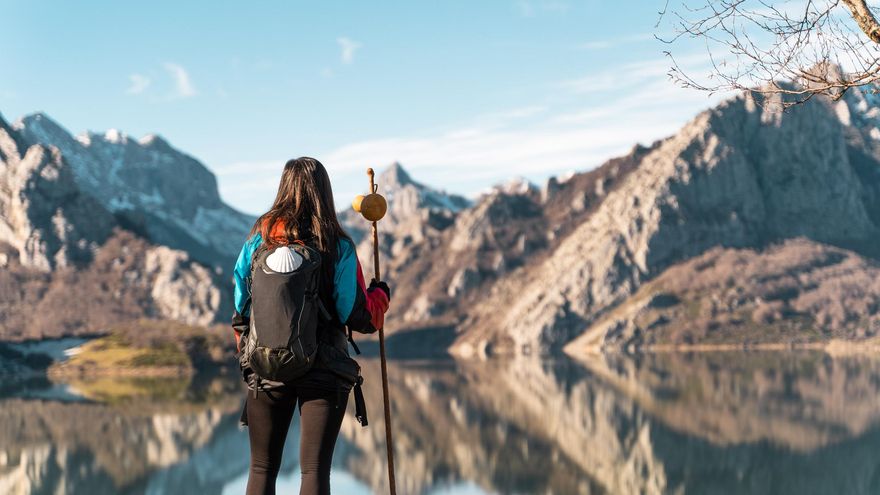 Guía para hacer el Camino de Santiago: consejos de un viajero para preparar tu ruta, credenciales y mochila