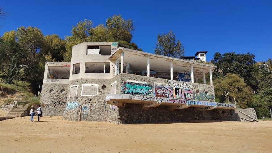 La Horadada: una compensación para los propietarios 'izquierdistas' e 'indeseables' expulsados del balneario de La Magdalena