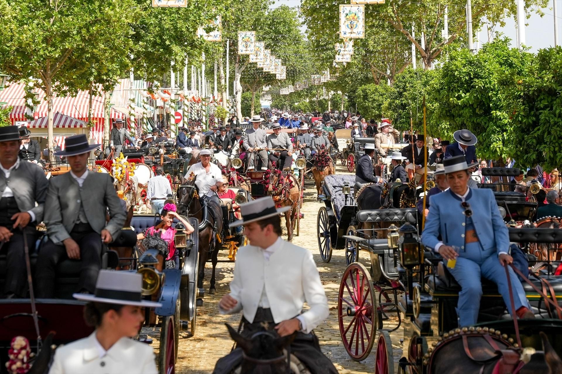 Atasco en el paseo de caballos del recinto ferial.