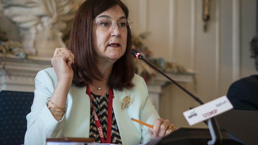 Competencia avisa de que las eléctricas están trasladando subidas de precios "poco claras" en las facturas