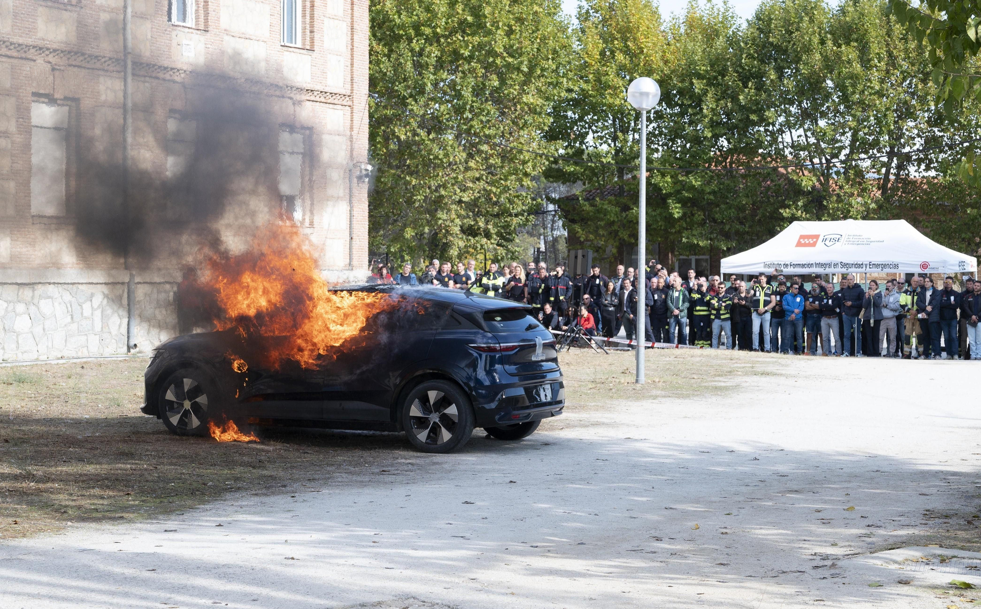 Más de 200 bomberos y profesionales de seguridad han asistido al evento.