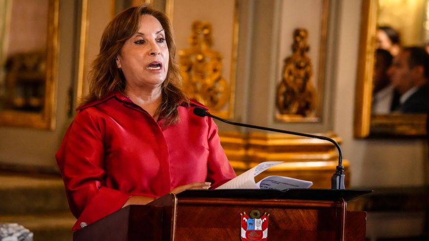 Fiscalía denuncia a Boluarte por contratar a un amigo cuando era ministra de Castillo