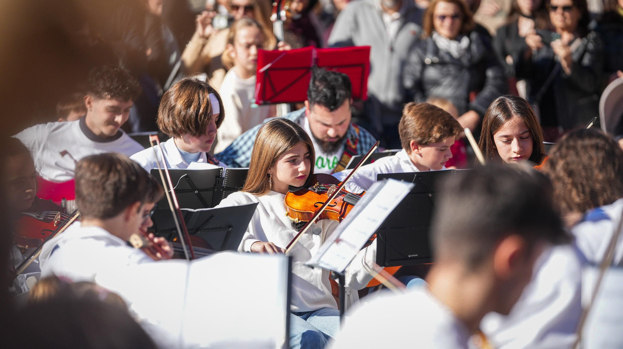 Concierto en La Corredera de la plataforma por un auditorio.
