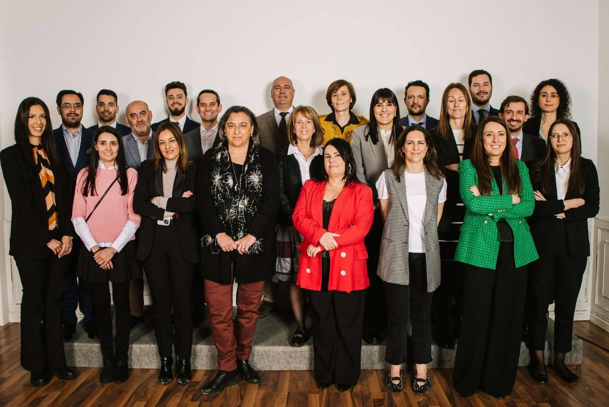 Parte de la plantilla de RBH Global en la sede central de León.