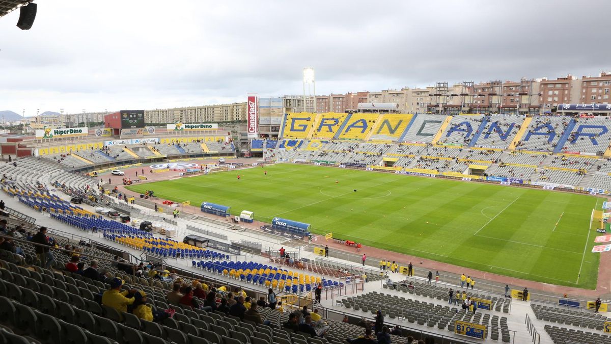 Imágenes del partido entre la UD Las Palmas y el Málaga en el Estadio de Gran Canaria.