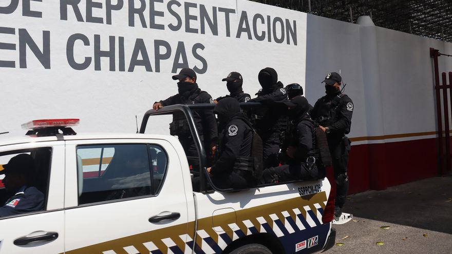 Migrantes se amotinan en centro de retención en la frontera sur de México