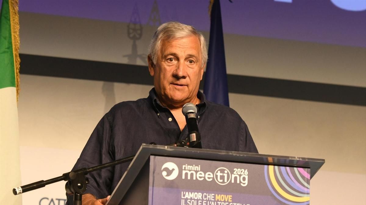 El ministro de Exteriores de Meloni pide disculpas tras decir que las "chicas más serias" llevan "la falda más larga"