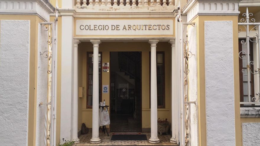 La sede del Colegio de Arquitectos ha sido adaptada para ofrecer servicios telemáticos y presenciales.