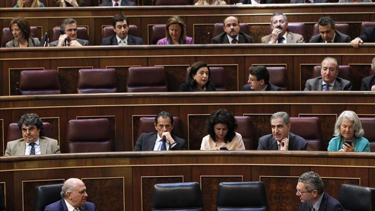 Quanta democràcia cap a la Constitució?
