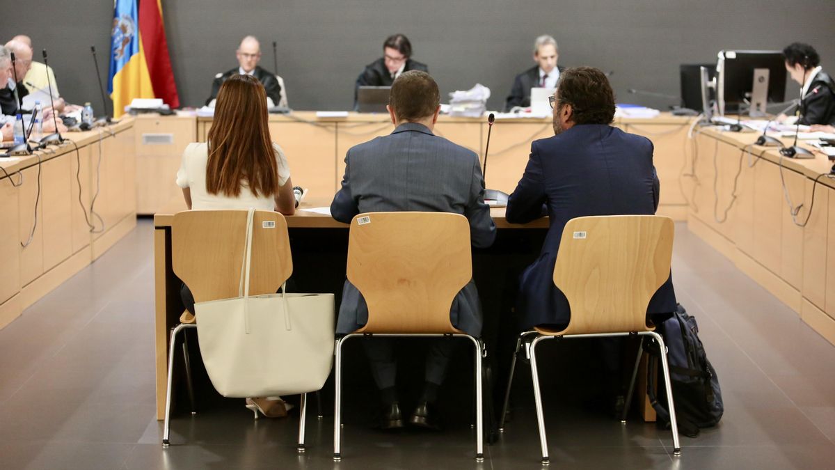 Tres de los peritos de la defensa que han declarado en el juicio este martes.